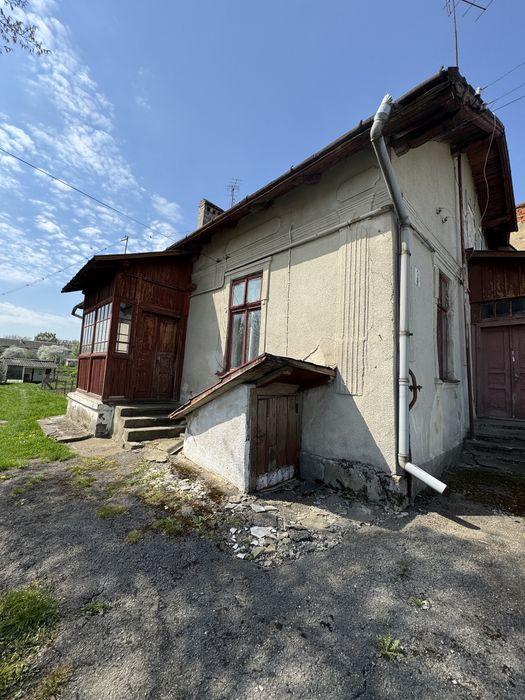 Продам хату в жилому стані