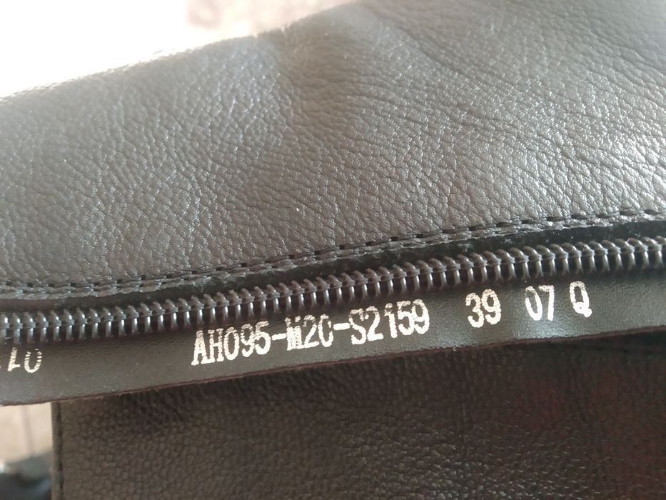 Жіночі напівчоботи, осіінні, розмір 39, чорного кольору