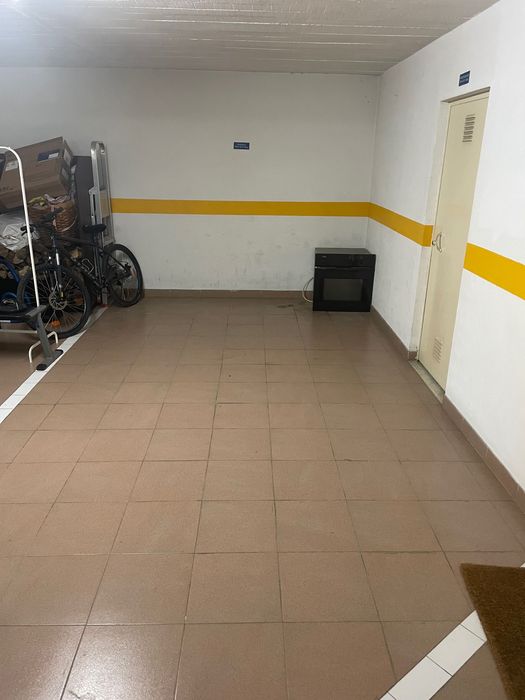 Lugar de garagem para aluguer - Fonte Santa (Loures) BAIXA DE PREÇO