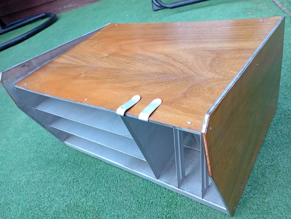 Półeczka stojąca Vintage drewno, metal, przegródki PRL organizer na pł
