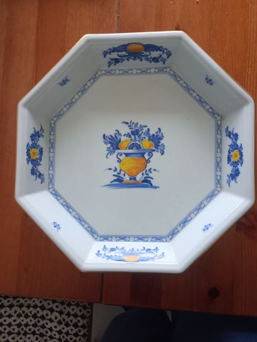 Covilhete oitavada em porcelana Vista Alegre