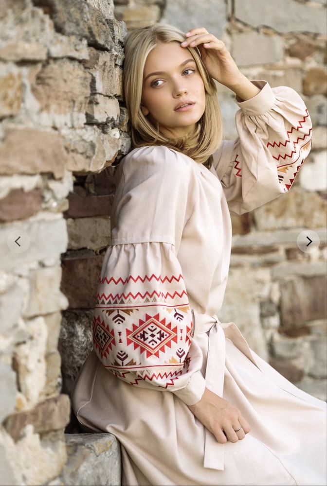 Вишита сукня Ptaha