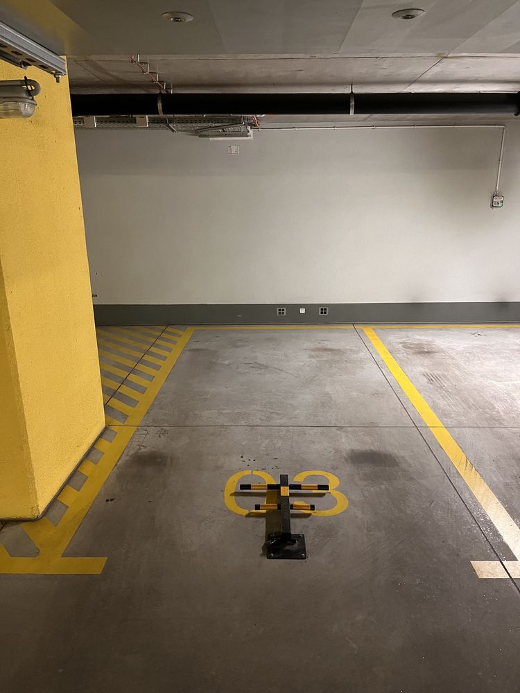 Parking podziemny na Starej Ochocie (Niemcewicza/Poniecka)