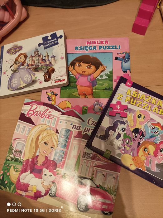 Komplet 3 książek puzzli i książka Barbie z okienkami