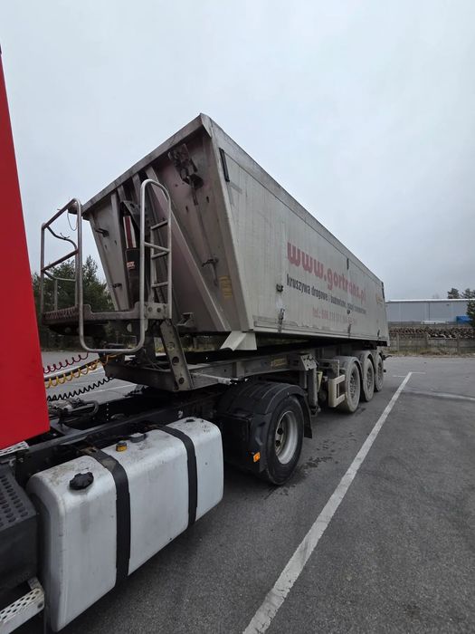 Zaslaw  Sprzedam naczepę ZASŁAW - 33 m3