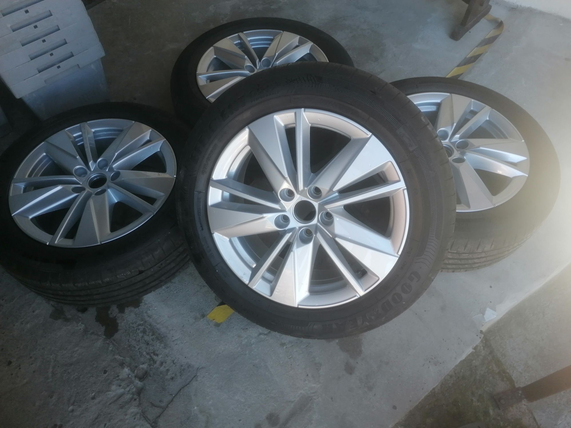 Oryginalne koła letnie 215/55R17-RONAL 7JX17H2 ET45 SKODA
