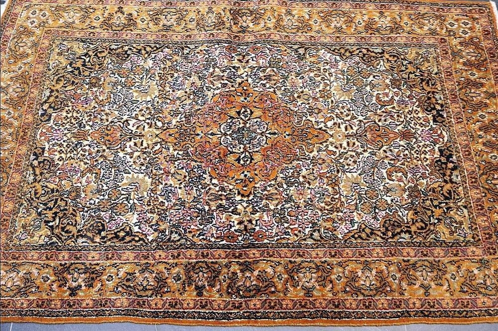 Valioso e raro Tapete original Persa GHOUM de Seda com 148cm x 96cm