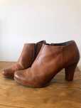 Botins castanhos seaside