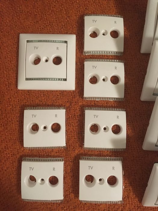 Espelhos tomadas telefone net RITA televisao satelite Legrand