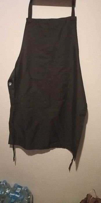 fartuch z kieszenią czarny rozmiar uniwersalny dostępne 8 sztuk