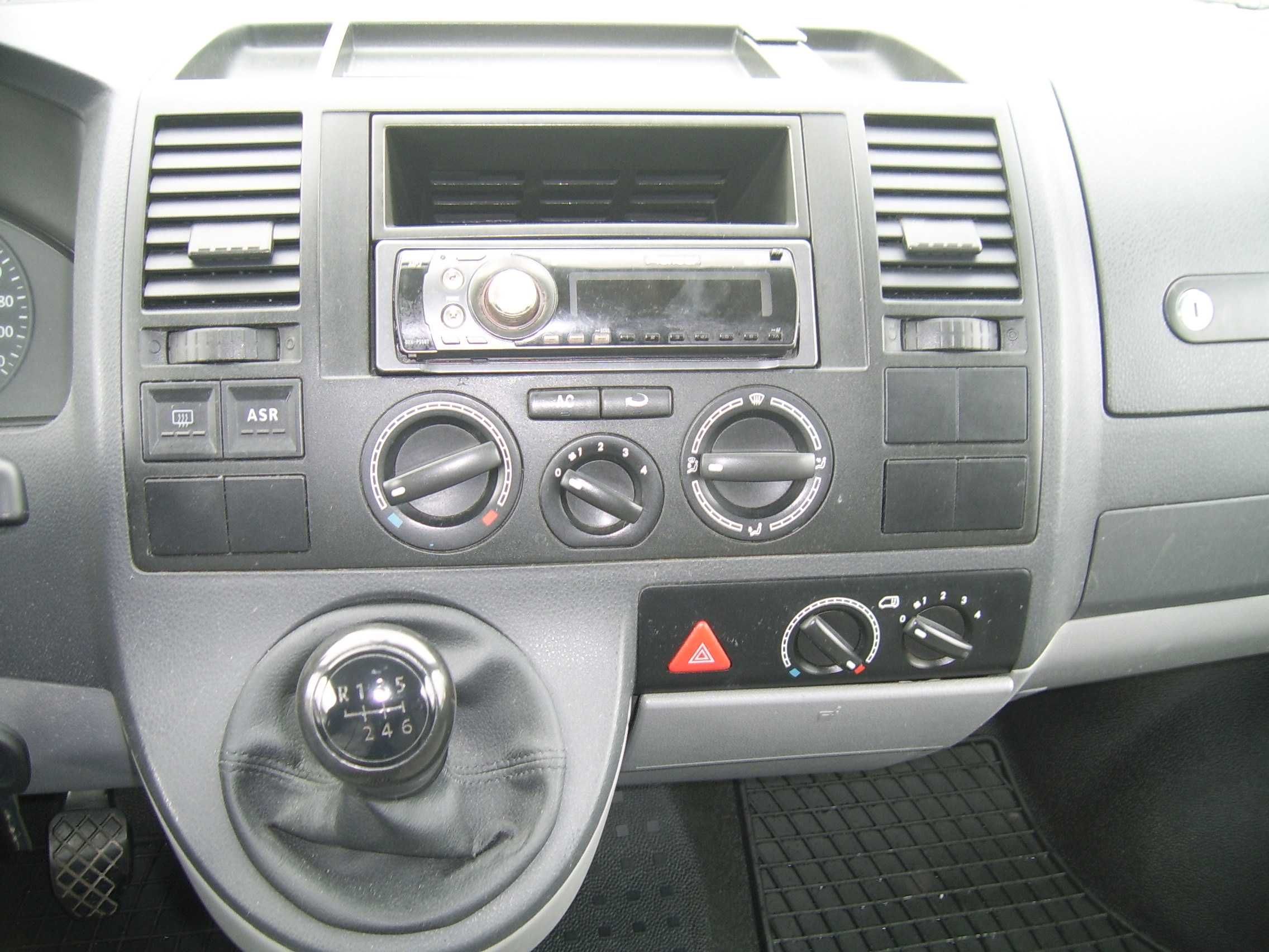 Wypożycz VW T5 9osób