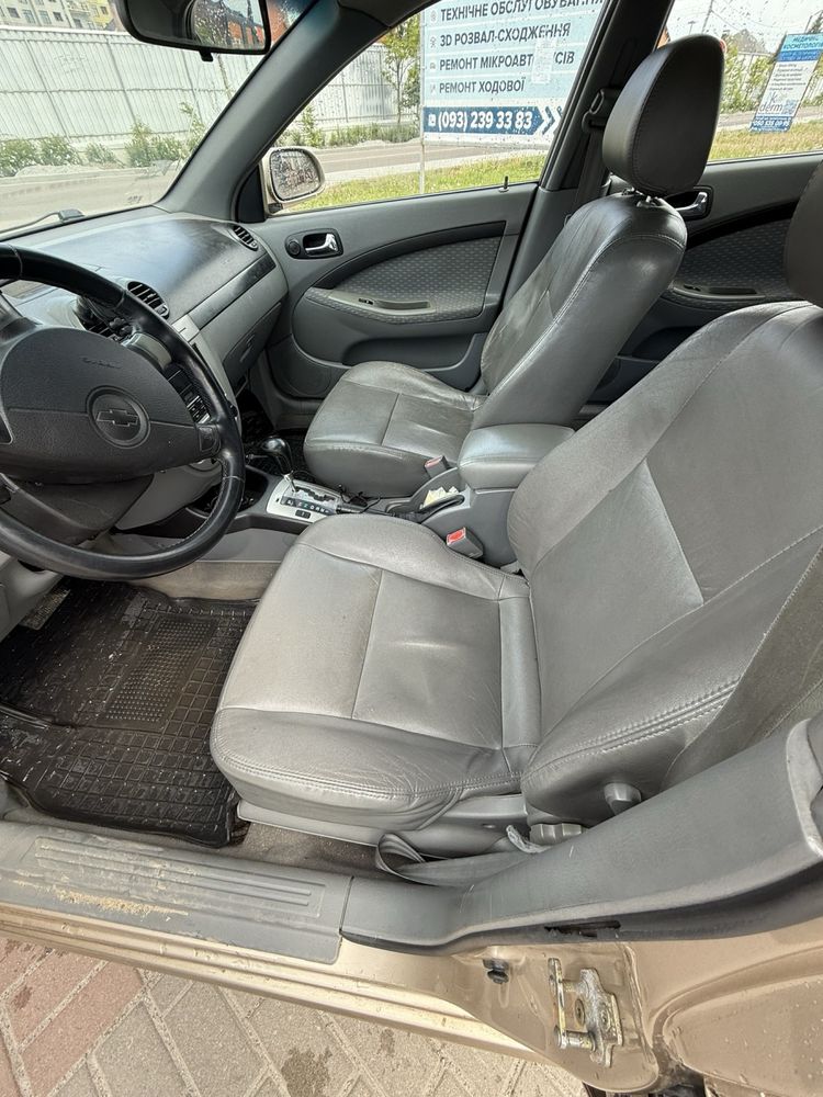 Автомобіль Chevrolet  Lacetti
