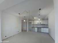 REMODELADO! Apartamento T4 no centro do Laranjeiro