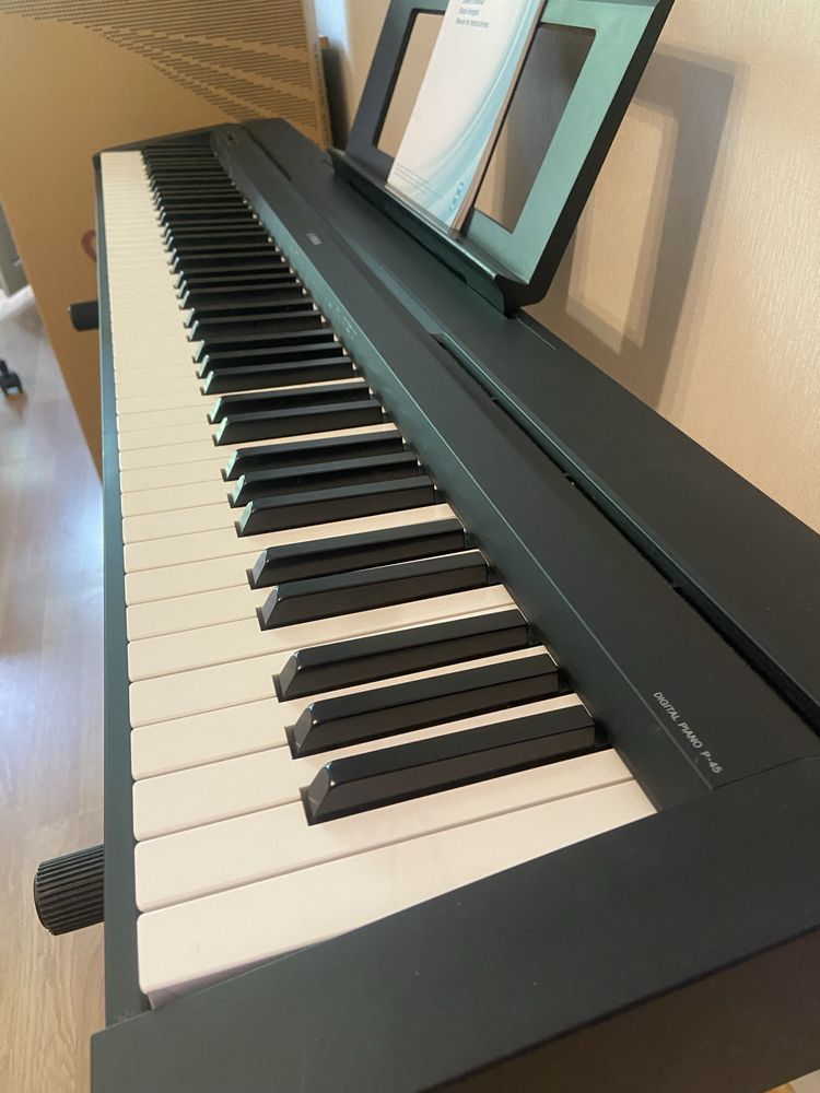 Цифрове піаніно YAMAHA P-45 + стійка + чохол