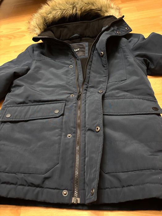 Продам зимову парку курточку Next 134 зріст