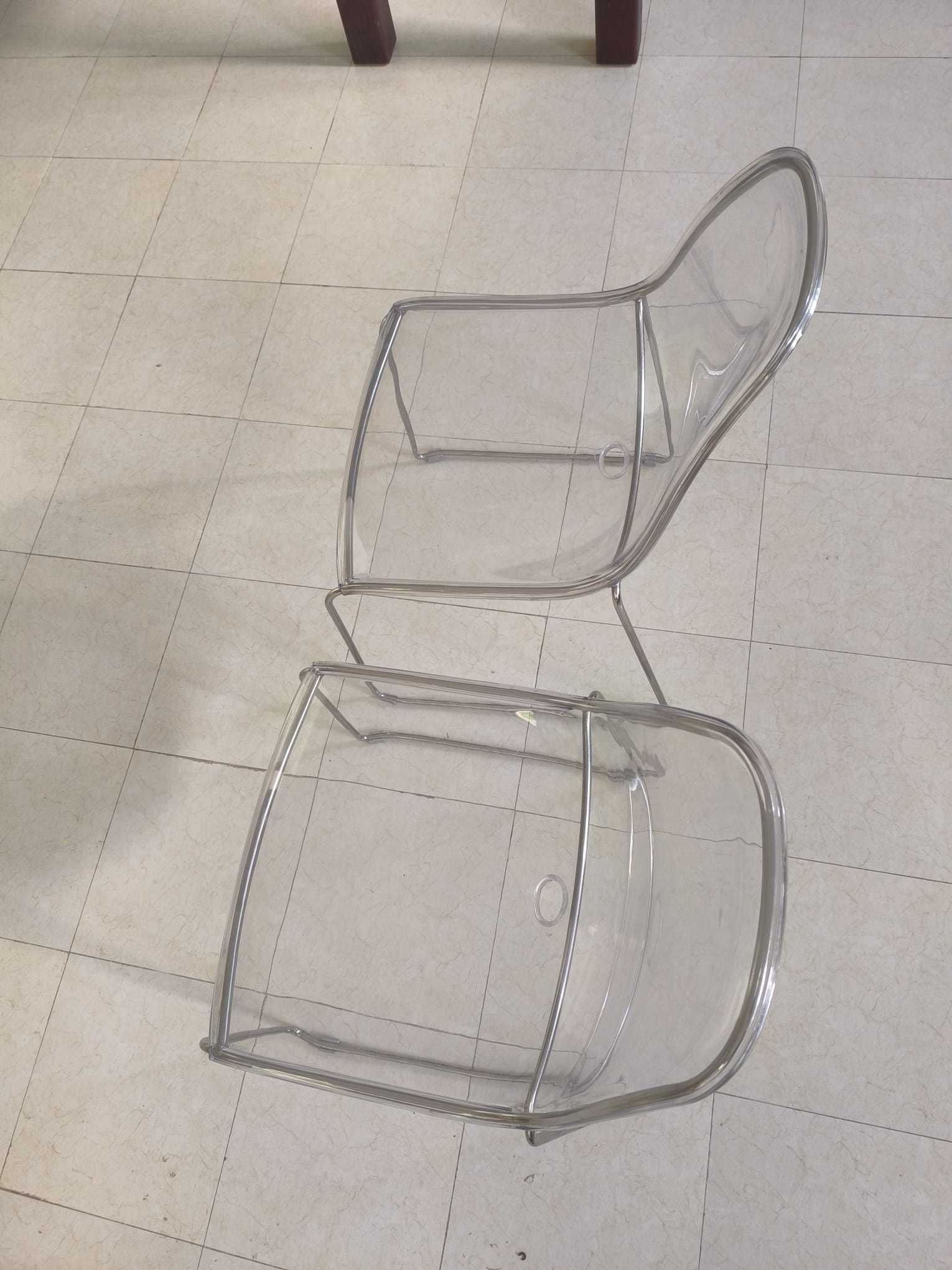 Cadeiras transparentes (2)