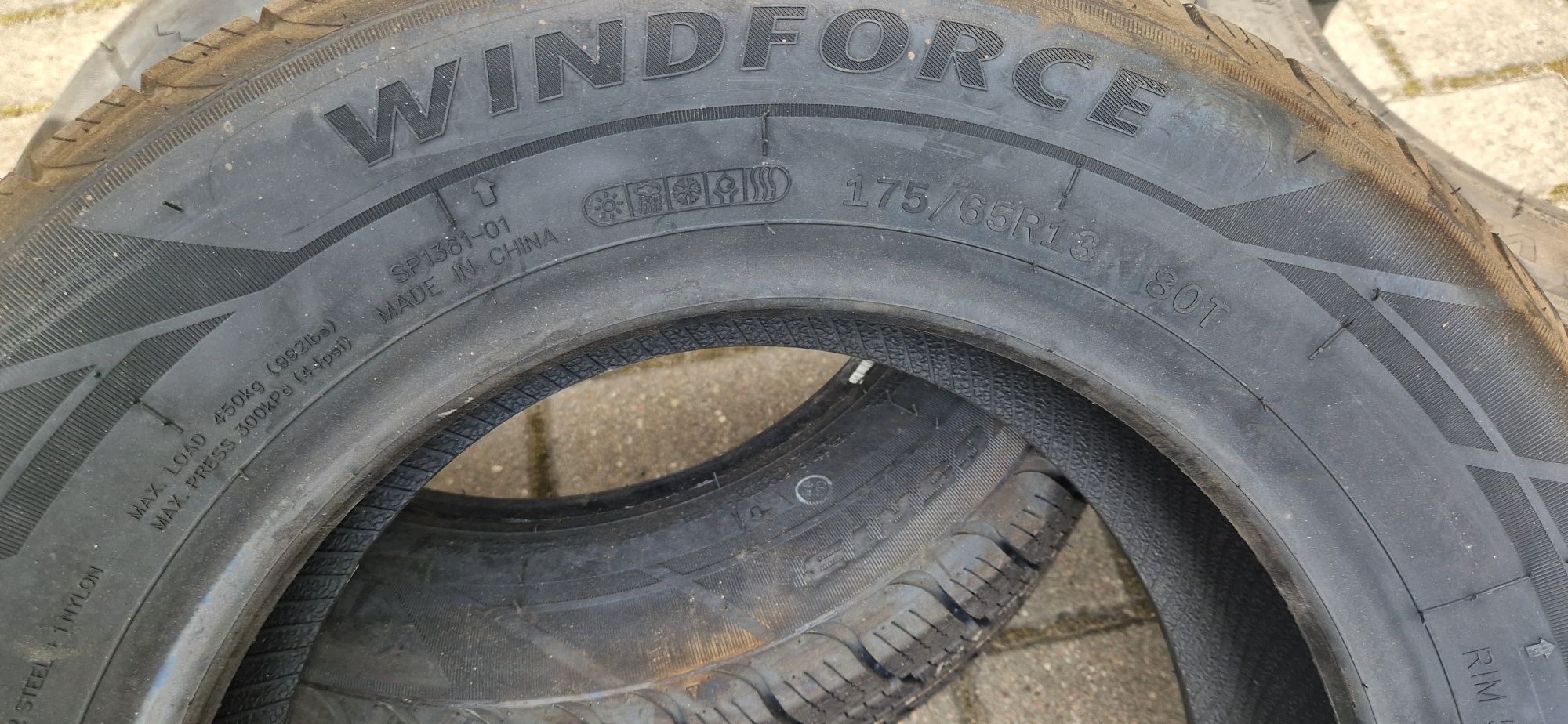 Opony całoroczne 175/65R 13