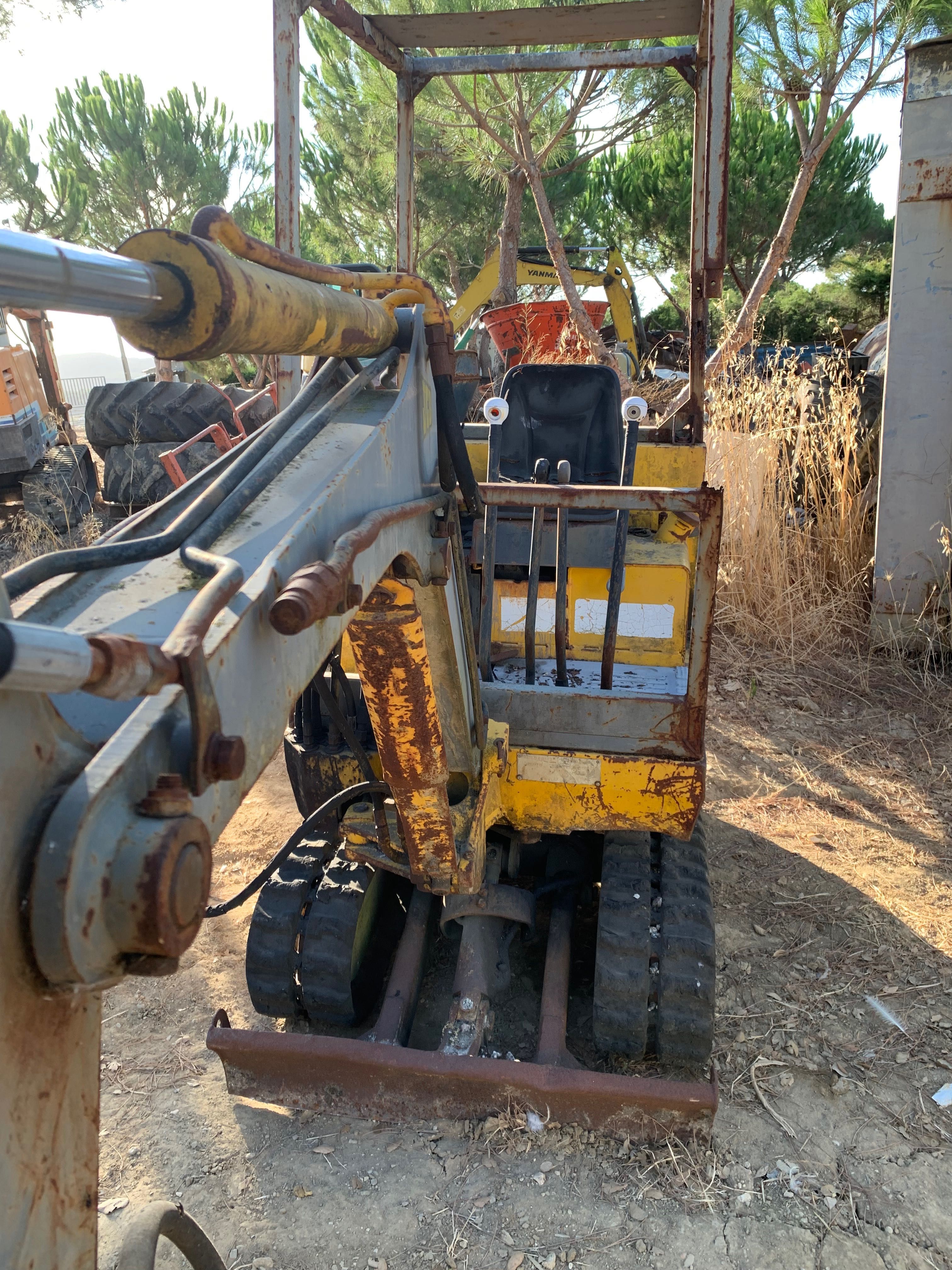 Jcb Mini giratória Mafra