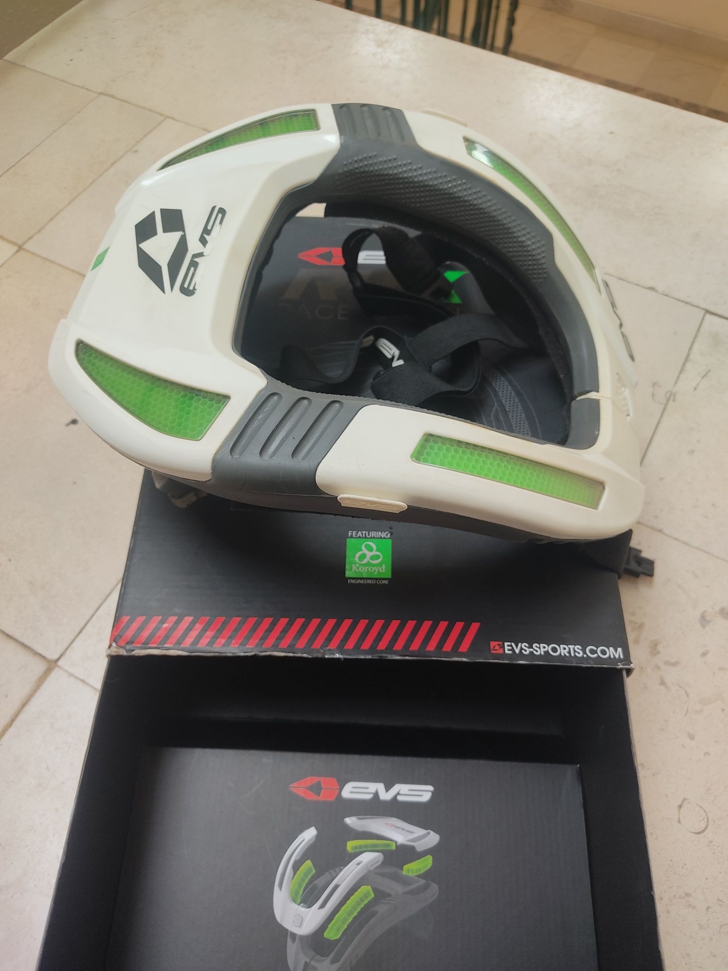 Neck brace Evs R4K