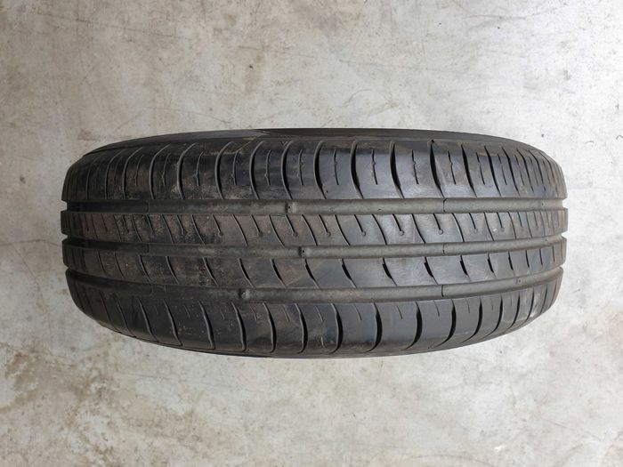 1szt. 185/65/15 88H Kumho Ecowing ES01 5mm 2018r [ 9155 ]