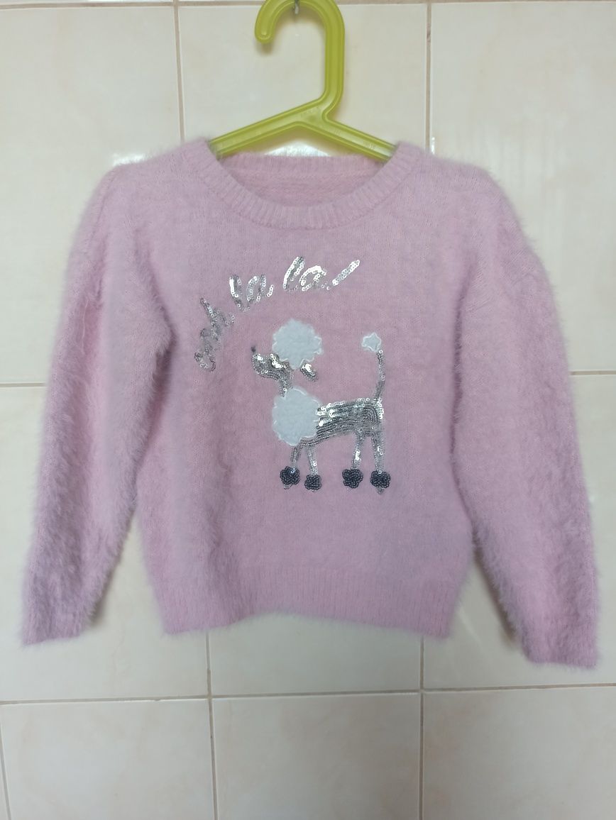 Кофта та светр на дівчинку 4-5 років