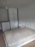 Mobilia de quarto e cama de casal