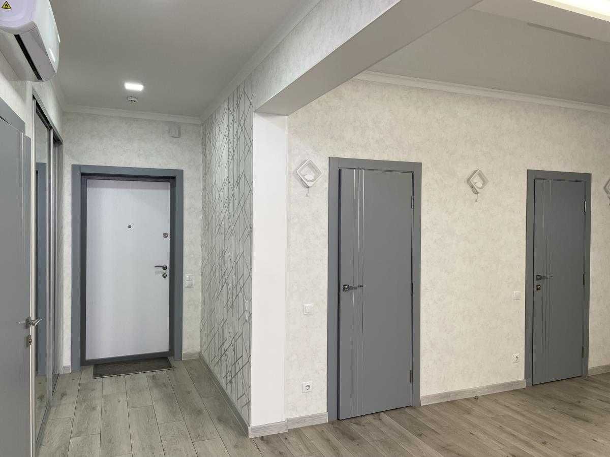 Продается 3-комнатная квартира в Приморском районе