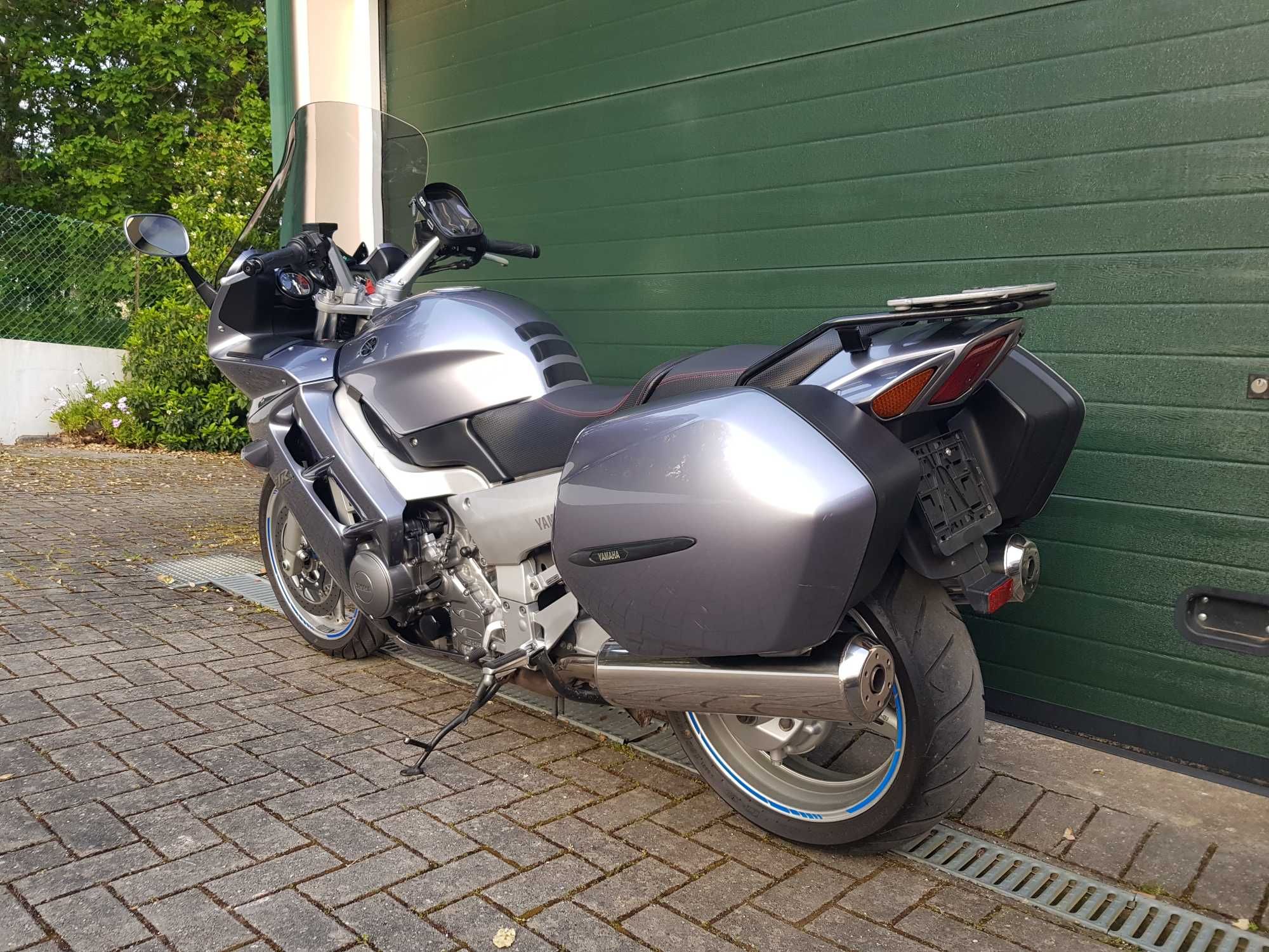 Yamaha FJR 1300 com 48000km