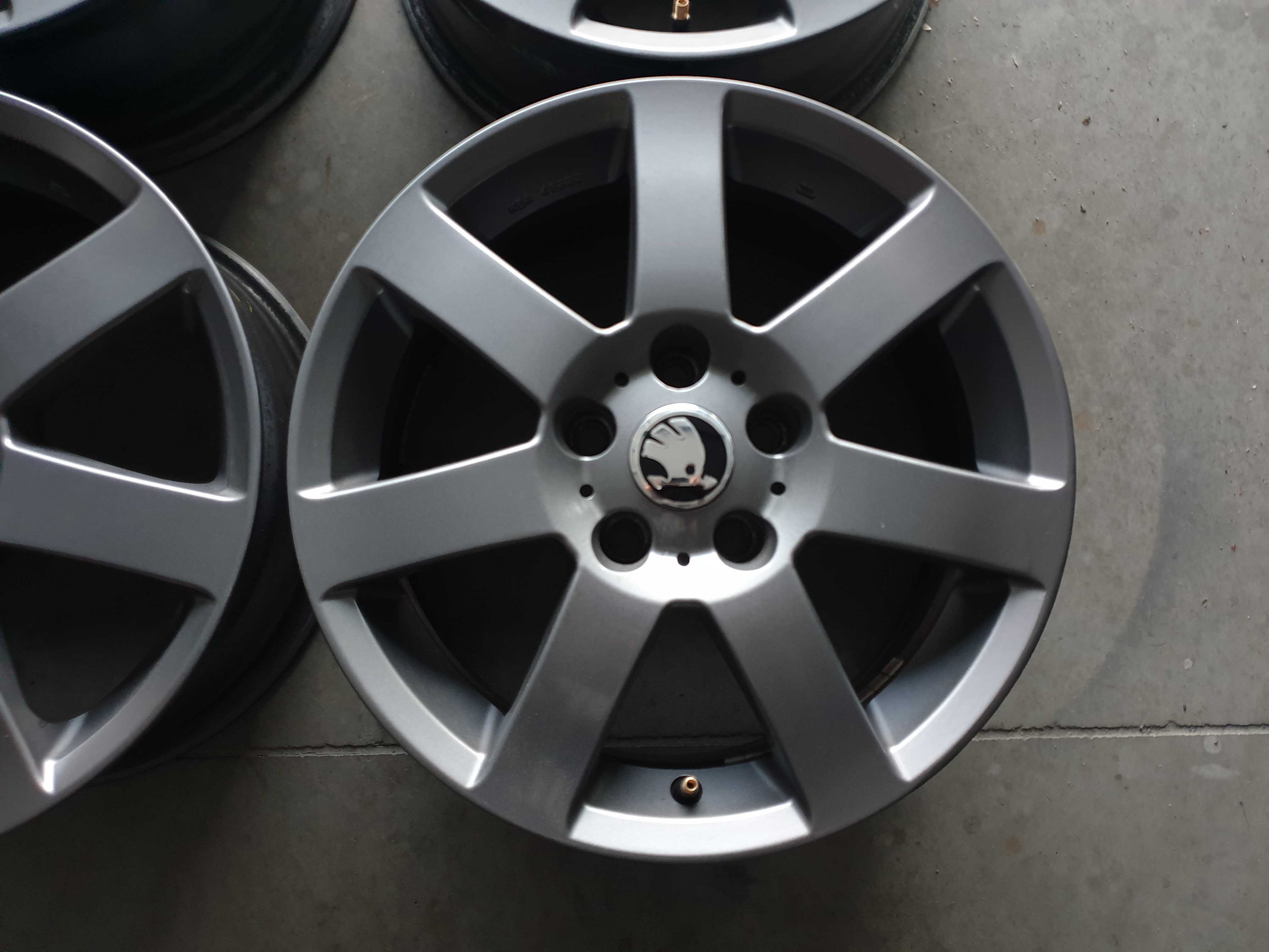 Alufelgi 16" Skoda Octavia II FL III IV VRS SuperB Scout 5x112 Audi a4