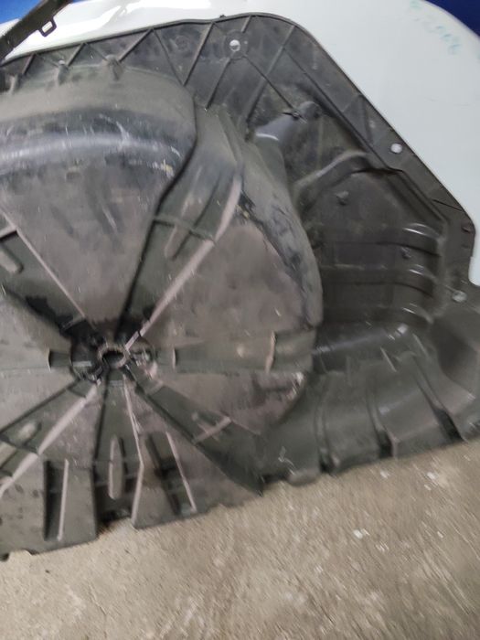 Fundo da mala Renault Megane 3 barato desocupar