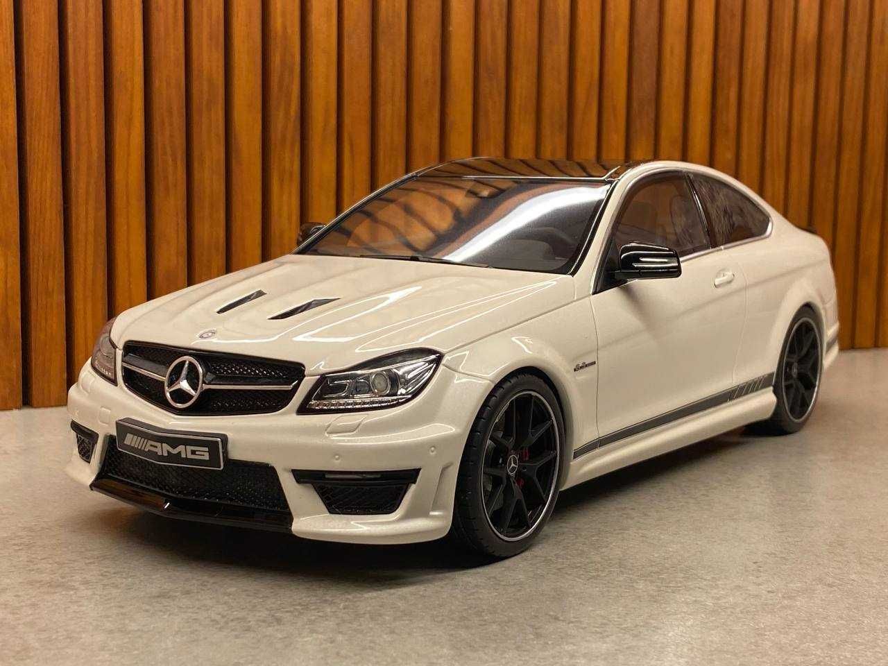 Mercedes-Benz C63 AMG (W204) Модель авто 1:18 GT Spirit