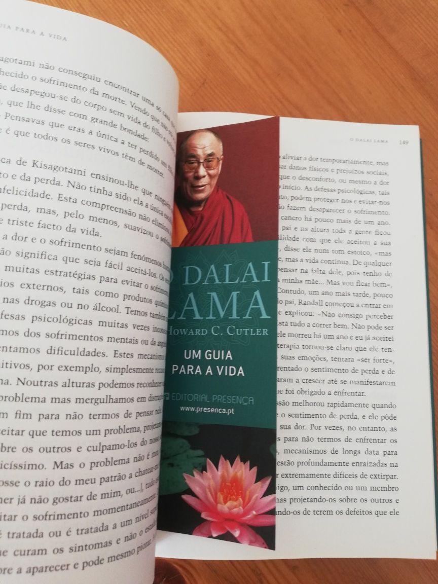 "Dalai Lama, Um Guia para a Felicidade" de Howard C. Cutler