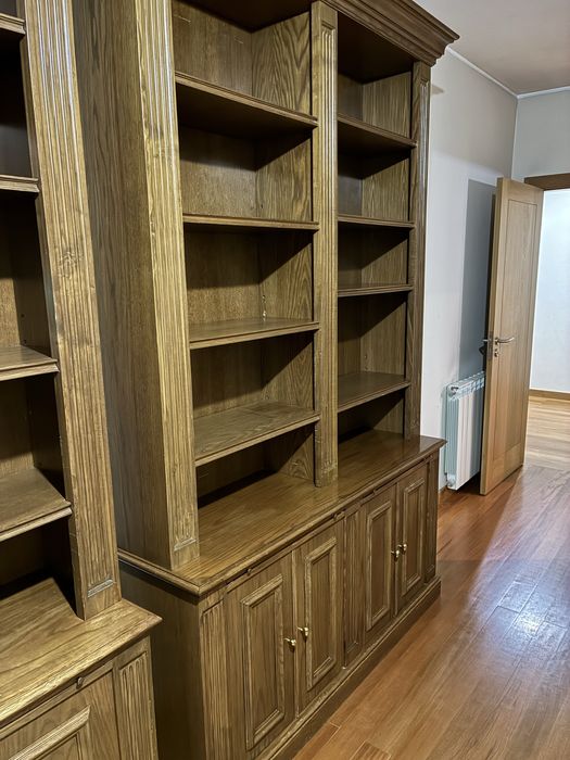 Estante de dois módulos de madeira maciça