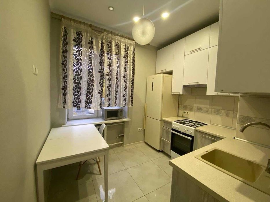 Продам 2-х кімнатну квартиру, Поділ