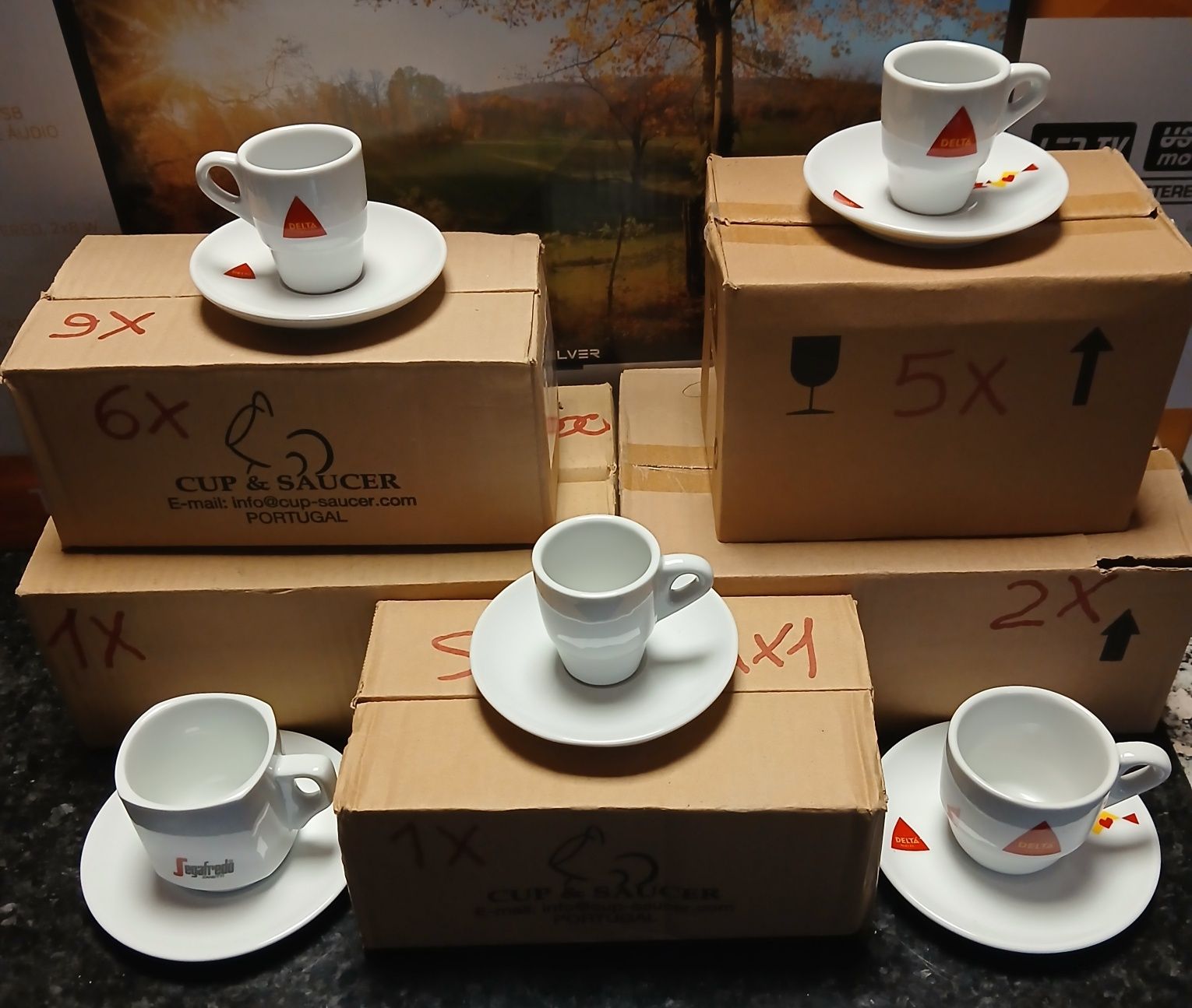 Delta conjuntos de chávenas e pires de café e chá. Ler descrição