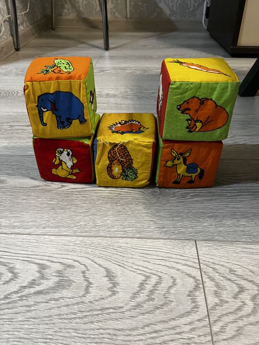 М‘ягкі розвиваючи кубики для дітей.