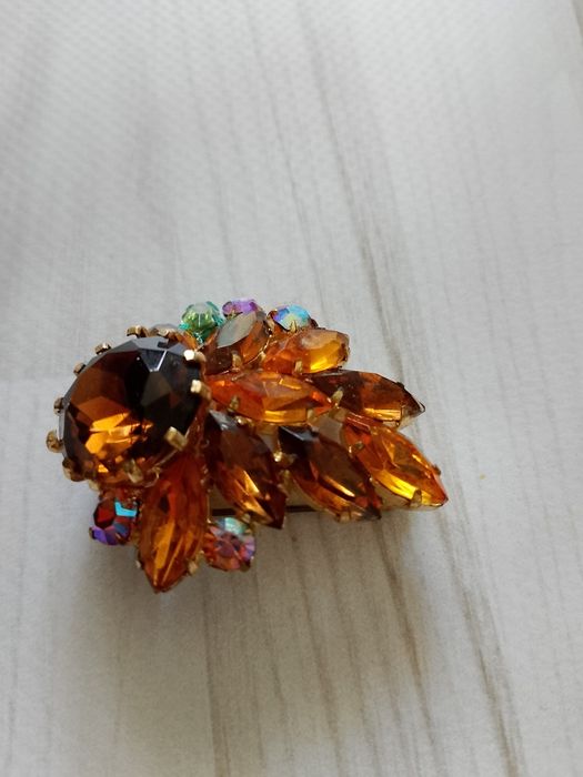 Продам броші ( вінтаж )