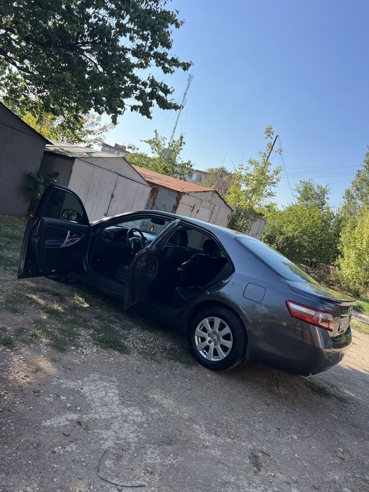 Продам Toyota Camry 3.5