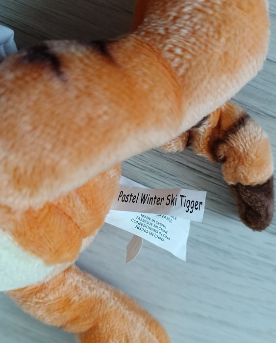 Disney Store Kubuś Puchatek Tygrysek zimowy Maskotka Pastel Winter Ski