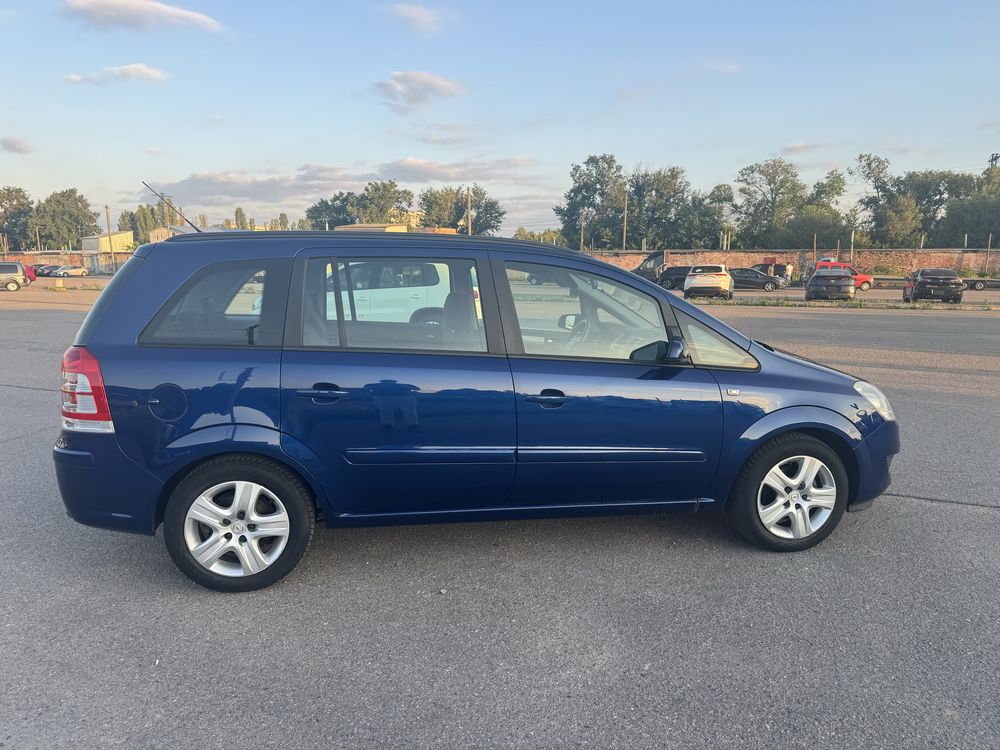 Opel Zafira 1,6 бензин 7 місць
