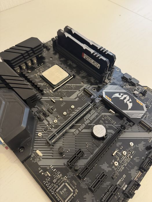 Процессор Ryzen 2700X, Материнская плата Asus Tuf B450 Pro, HyperXDDR