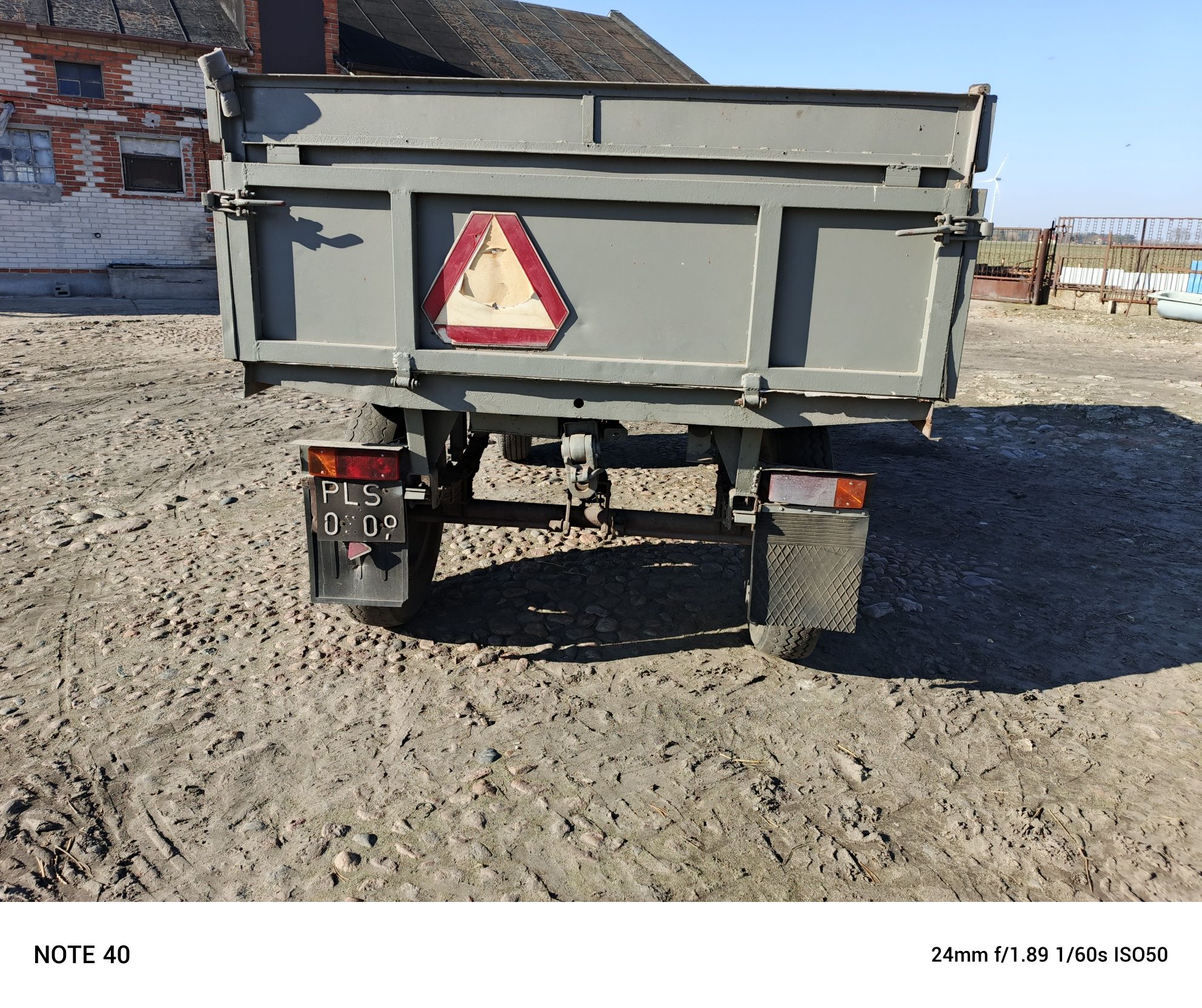 Sprzedam przyczepę D 35 S