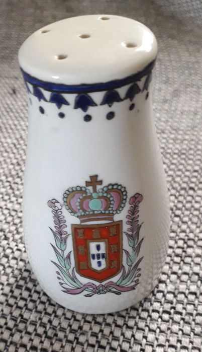 Saleiro com brasão e flor cor de rosa