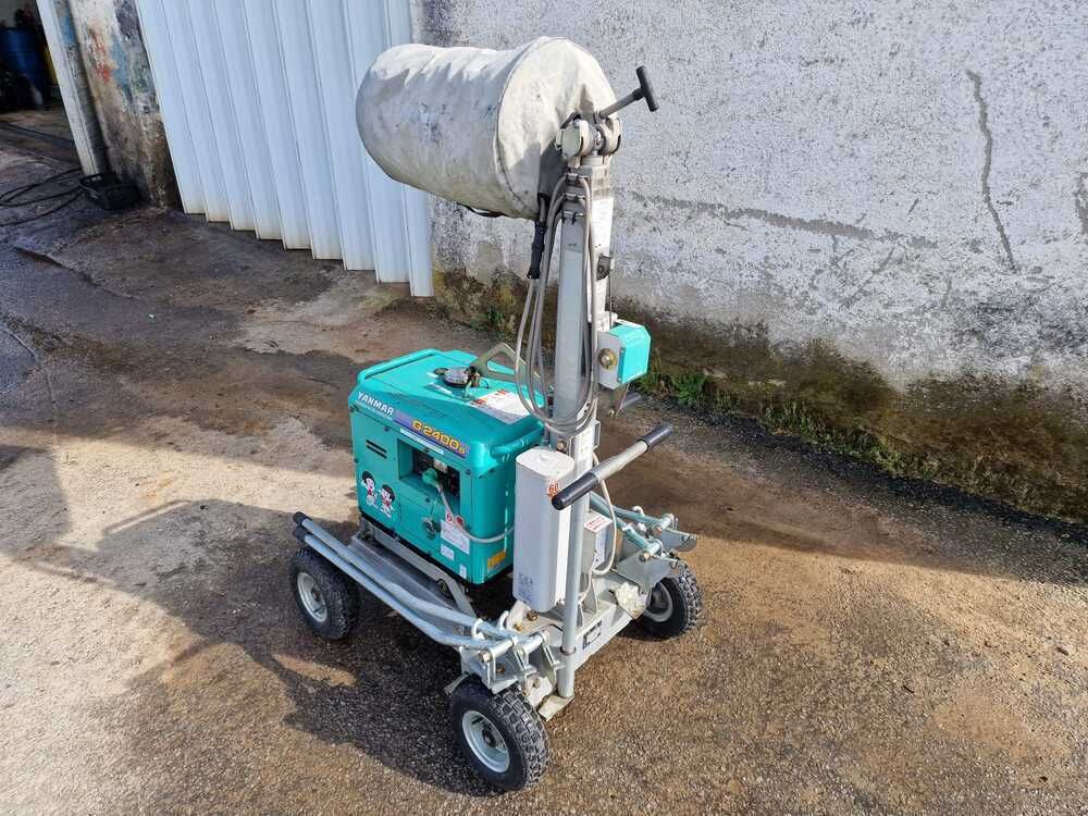 Torre de iluminação alimentada por gerador a gasolina - Yanmar G2400S