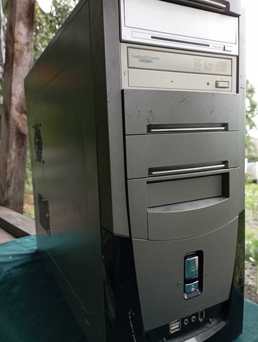 Системний блок. Комп'ютер.