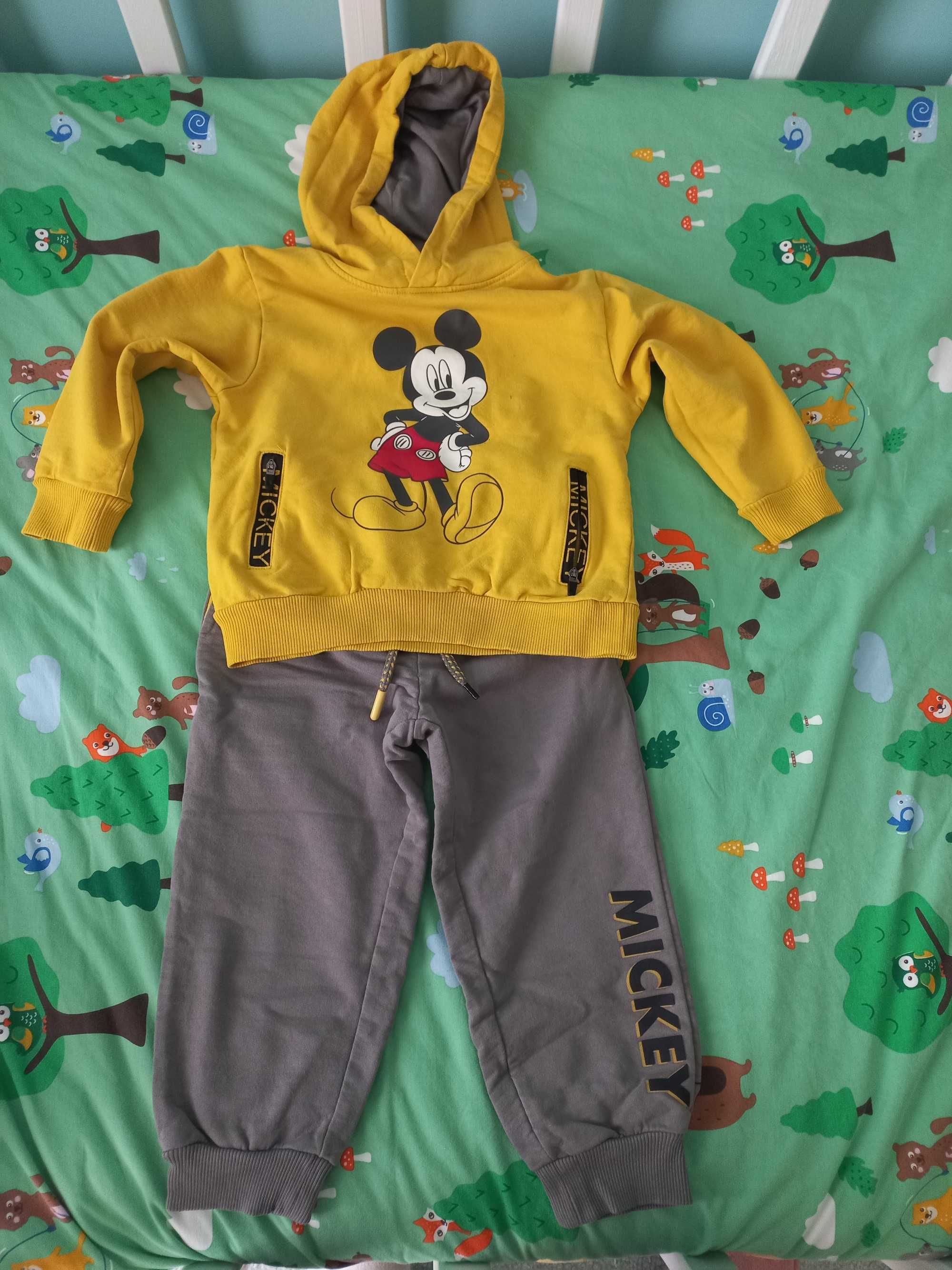 Fato de treino Mickey 3-4 anos
