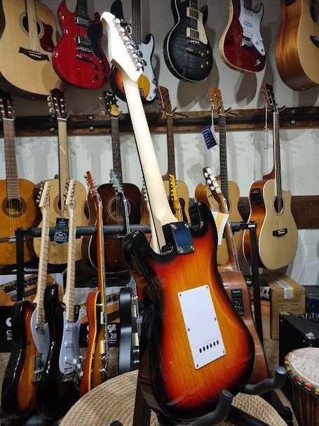 Ever Play ST-2 3/4 mała gitara elektryczna ST2 SSH SB/WH dla juniora