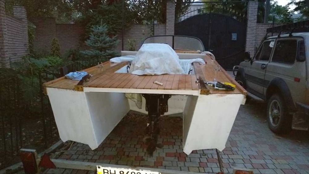 Продам лодку на безе лодки Днепр