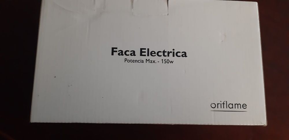 Faca Eléctrica totalmente nova