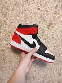 Nike air jordan 1 червоні